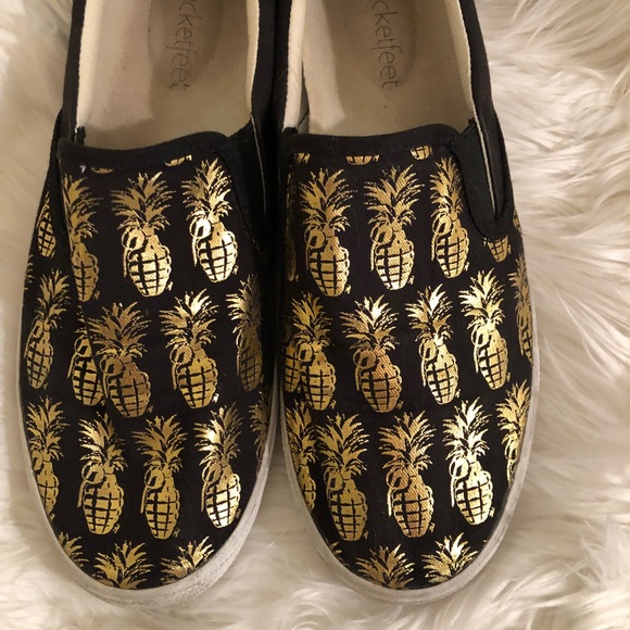 pineapple vans black